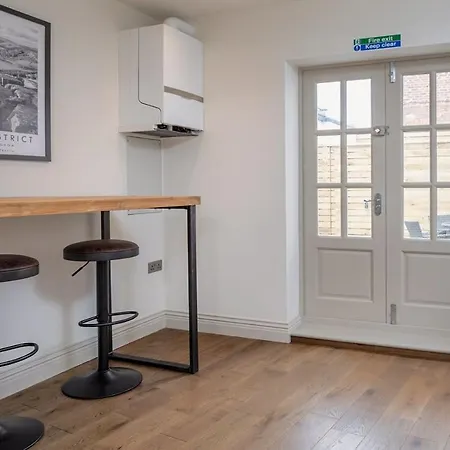 Apartment Paradise Square Remodelled 18th Century Ground Floor *